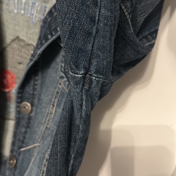 Beautiful cropped lightly distressed denim jacket. The Vampire diaries. PTP 19”. - Picture 16 of 16